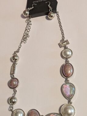 paparazzi Silver Tone Pink Iridescent & Pearl Accent Necklace